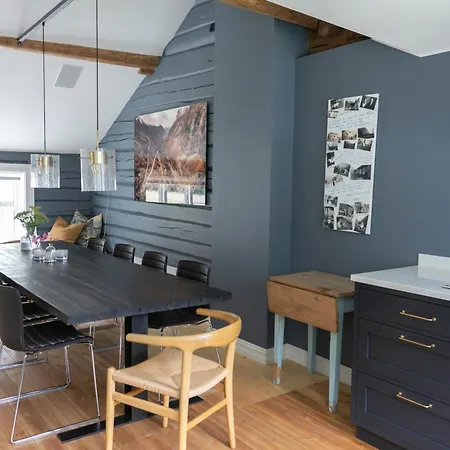 Ostigard 1810 Åndalsnes