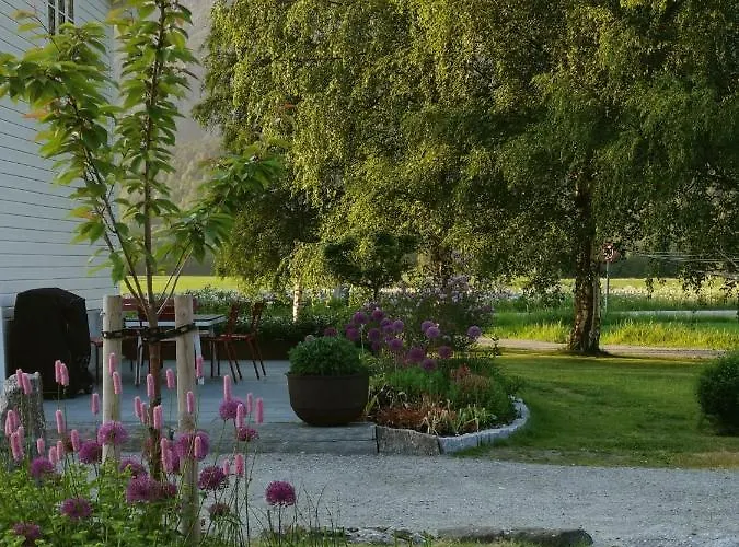 בית נופש Ostigard 1810 *