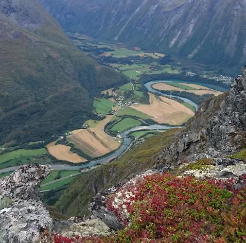 Ostigard 1810 Semesterbostad Åndalsnes